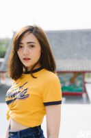 空靈電眼正妹 不仔細看我還以為她是兄弟象球迷呢!!