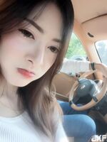 來自泰國超甜美牙套正妹 白皙嫩skin 好想一口咬下啊!!
