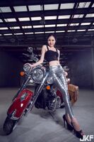 哈雷goddess Rusie印第安風情寫真