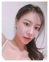 冰山氣質女孩 她那天使般的氣質 讓人好想括她撲倒啊!!
