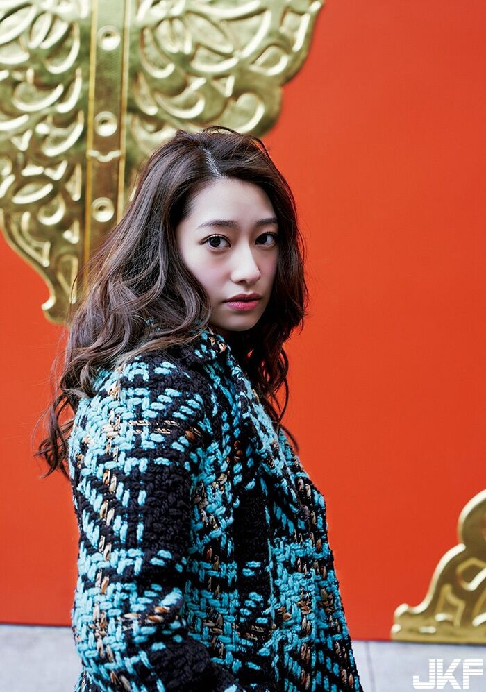 Reika Sakurai strolls around Shinjuku while scattering beauty. 6th image