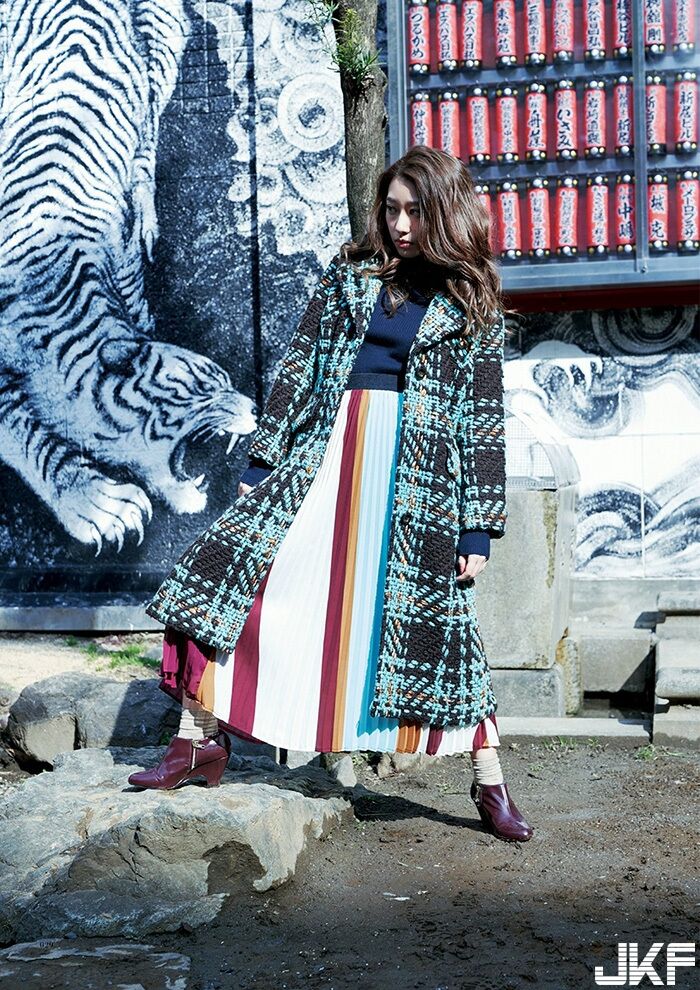 Reika Sakurai strolls around Shinjuku while scattering beauty. 7th image