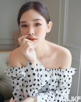 泰國氣質美女 纖slim身材加上「酥breast」一手掌握剛剛好