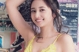 Arisa Komiya has a sweet charm that combines beauty and cuteness.