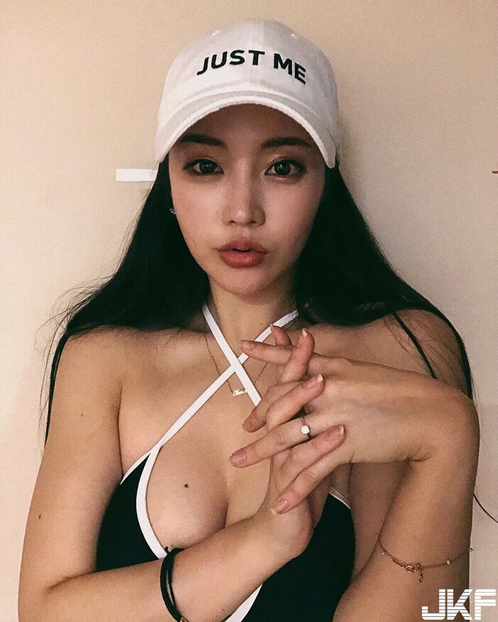冷艷型韓妞 緊實copper體豐滿上圍 網:今晚別想跑! 10th image