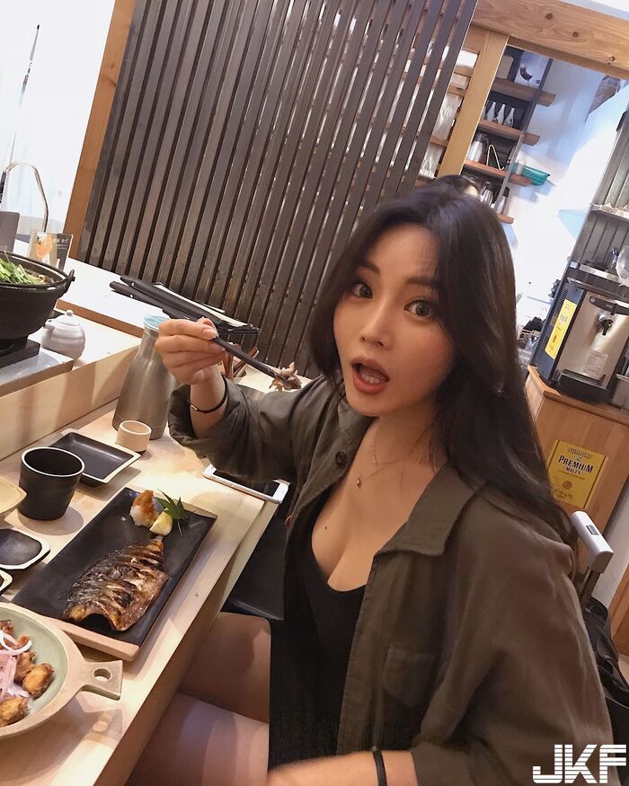 冷艷型韓妞 緊實copper體豐滿上圍 網:今晚別想跑! 7th image