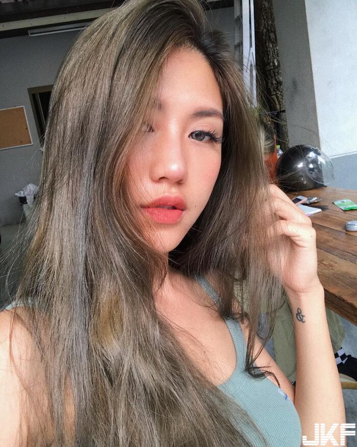 歐美型泰國妹子 纖細螞蟻腰加上細長美腿 這才是我的菜啊! 11th image