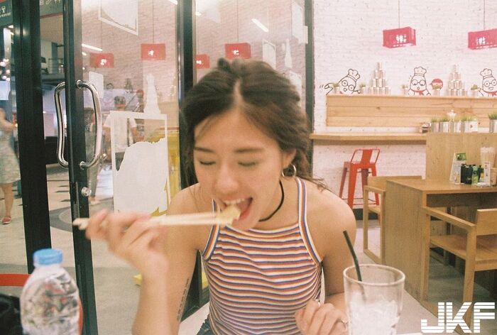 歐美型泰國妹子 纖細螞蟻腰加上細長美腿 這才是我的菜啊! 2th image