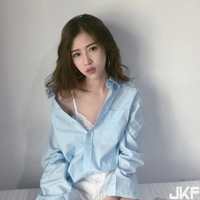 歐美型泰國妹子 纖細螞蟻腰加上細長美腿 這才是我的菜啊! 3th image