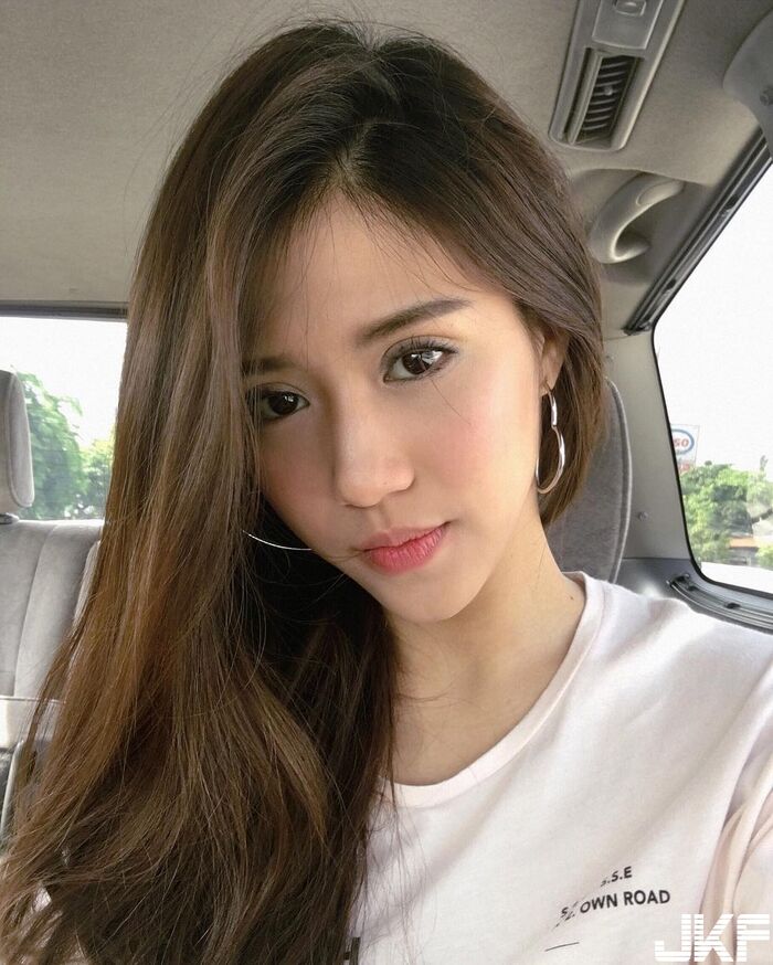 歐美型泰國妹子 纖細螞蟻腰加上細長美腿 這才是我的菜啊! 4th image