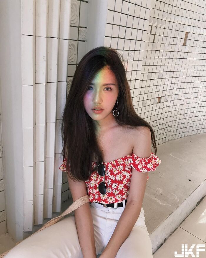 歐美型泰國妹子 纖細螞蟻腰加上細長美腿 這才是我的菜啊! 7th image