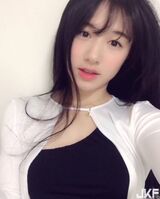 韓國高顏值正妹 身穿小dorsal heart exposure Q彈肉球 緊繃畫面noseblood狂噴阿!
