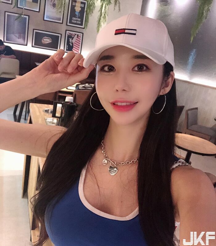Sexual Sensation Korean Woman DJ 甜美臉蛋加上那晃動的雙球 讓人下面也想動起來! 12th image