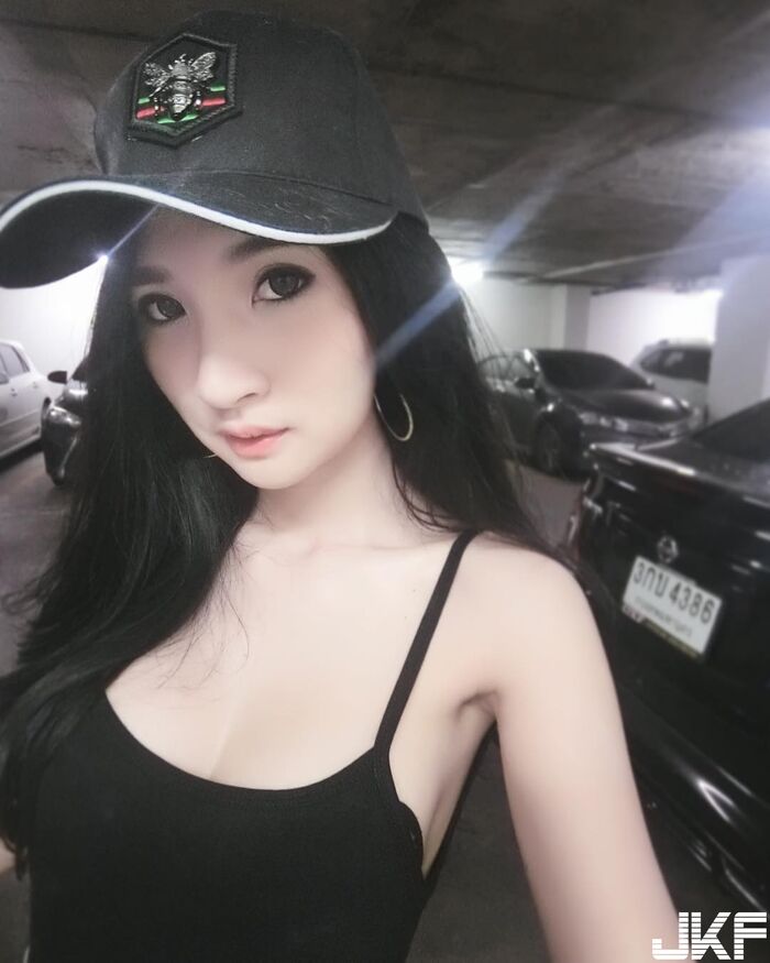 泰國比基尼美女 泳裝快包覆不住那兩粒 視覺真是一大享受阿! 6th image