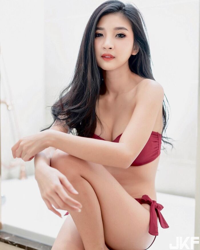 泰國比基尼美女 泳裝快包覆不住那兩粒 視覺真是一大享受阿! 9th image