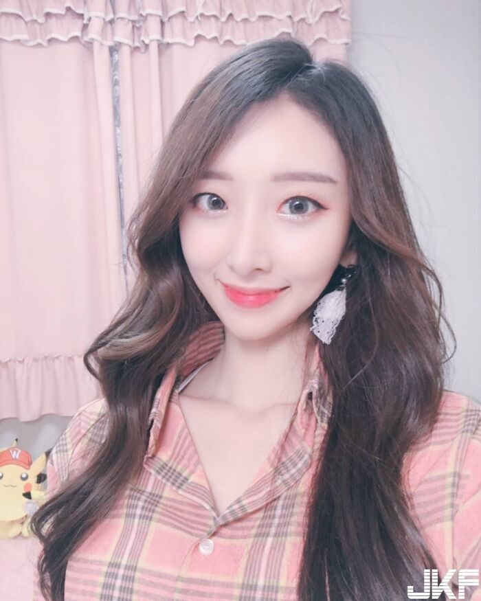 清純啦啦隊美女 「高顏值+迷人雙目」 我心小鹿亂撞好愛她! 11th image