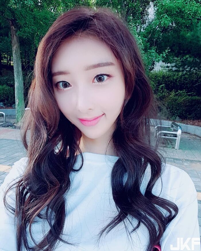 清純啦啦隊美女 「高顏值+迷人雙目」 我心小鹿亂撞好愛她! 13th image