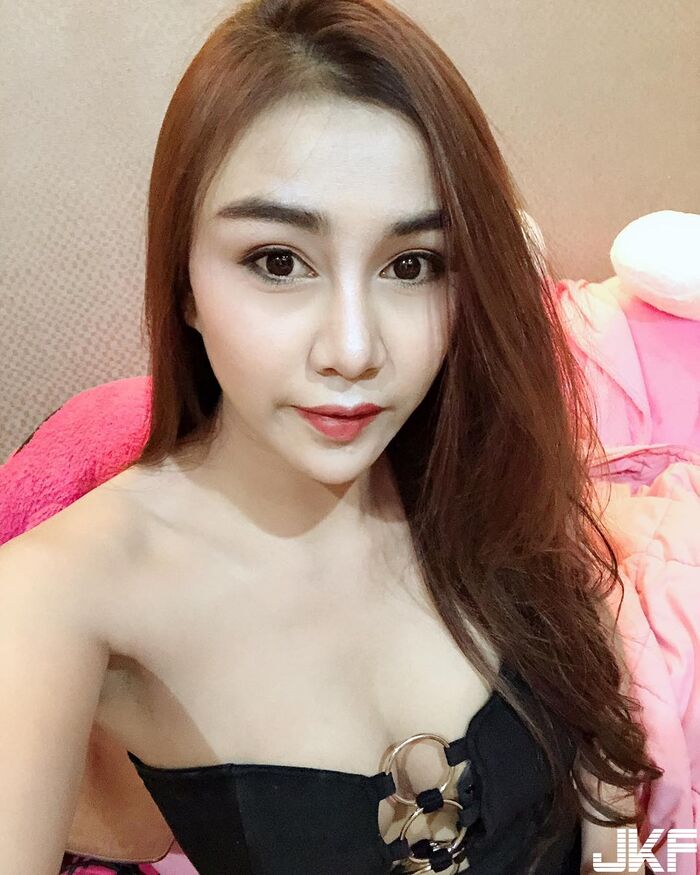 Sexual Sensation Night Store 正妹 chest front 肉彈超大份量 看到那兩粒忍不住流口水... 3th image