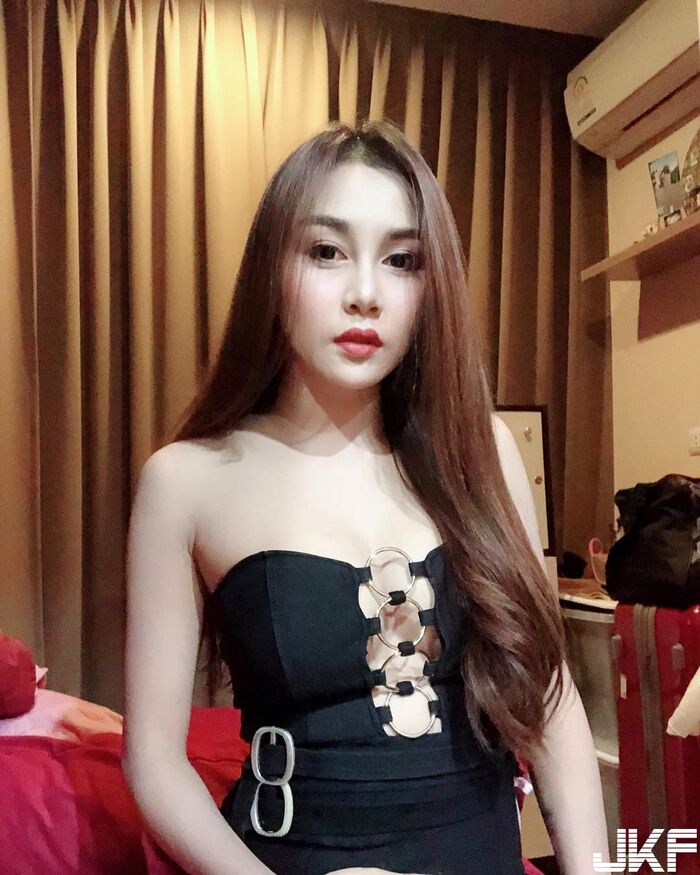 Sexual Sensation Night Store 正妹 chest front 肉彈超大份量 看到那兩粒忍不住流口水... 7th image