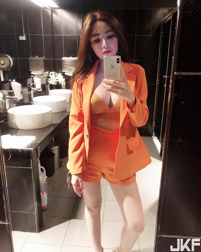 曼谷高顏值正妹 胸前兩團肉球超彈超可口 網：突然好想喝泰奶阿～ 11th image