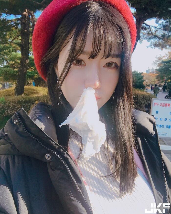 韓國童顏美女 挺著渾圓白乳加上細長嫩腿 根本就是我女友! 8th image