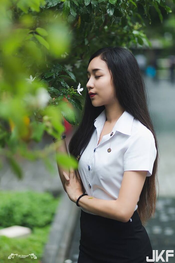 OL白皙長腿正妹 老闆:請每天準時下班到我辦公室來! 16th image