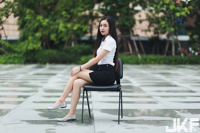 OL白皙長腿正妹 老闆:請每天準時下班到我辦公室來! 17th image