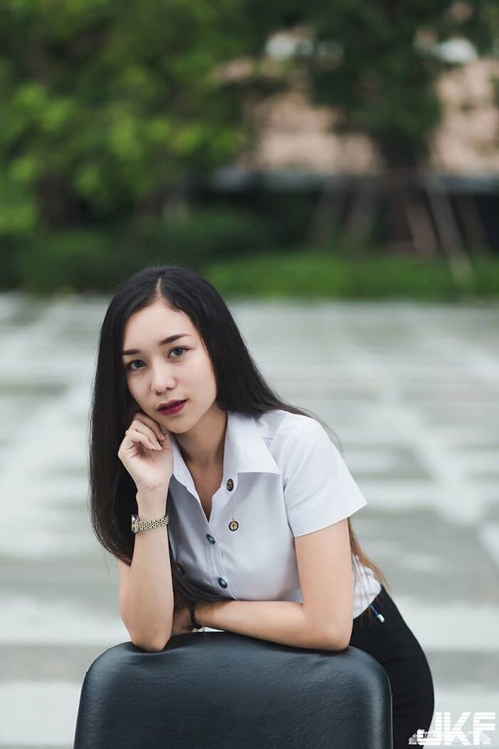 OL白皙長腿正妹 老闆:請每天準時下班到我辦公室來! 19th image