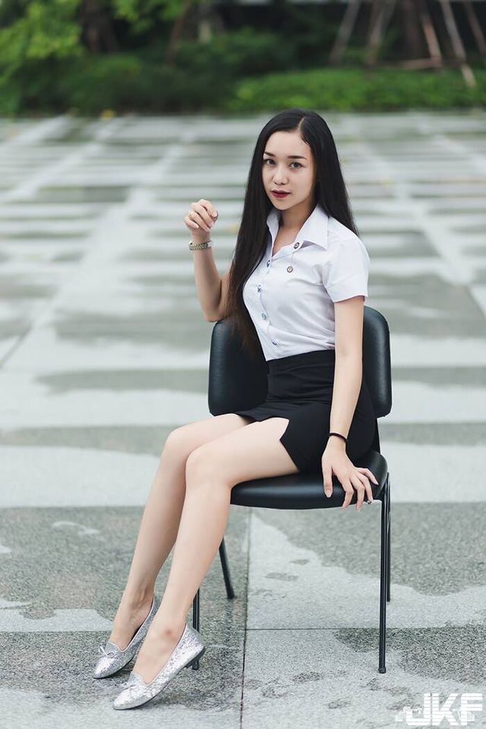 OL白皙長腿正妹 老闆:請每天準時下班到我辦公室來! 20th image