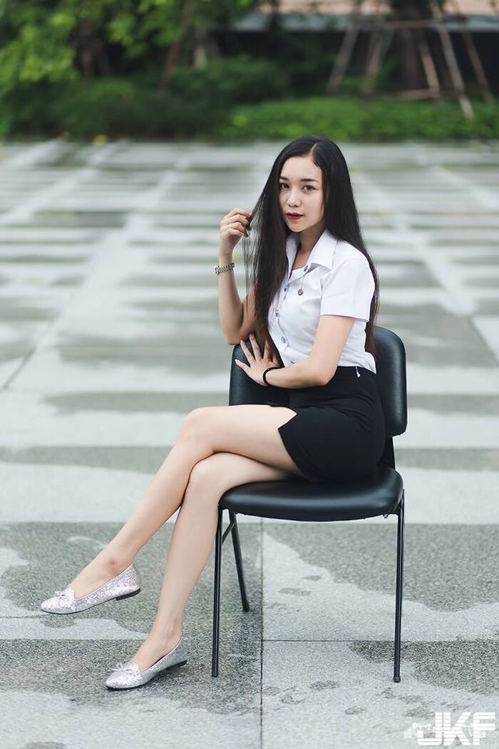 OL白皙長腿正妹 老闆:請每天準時下班到我辦公室來! 21th image