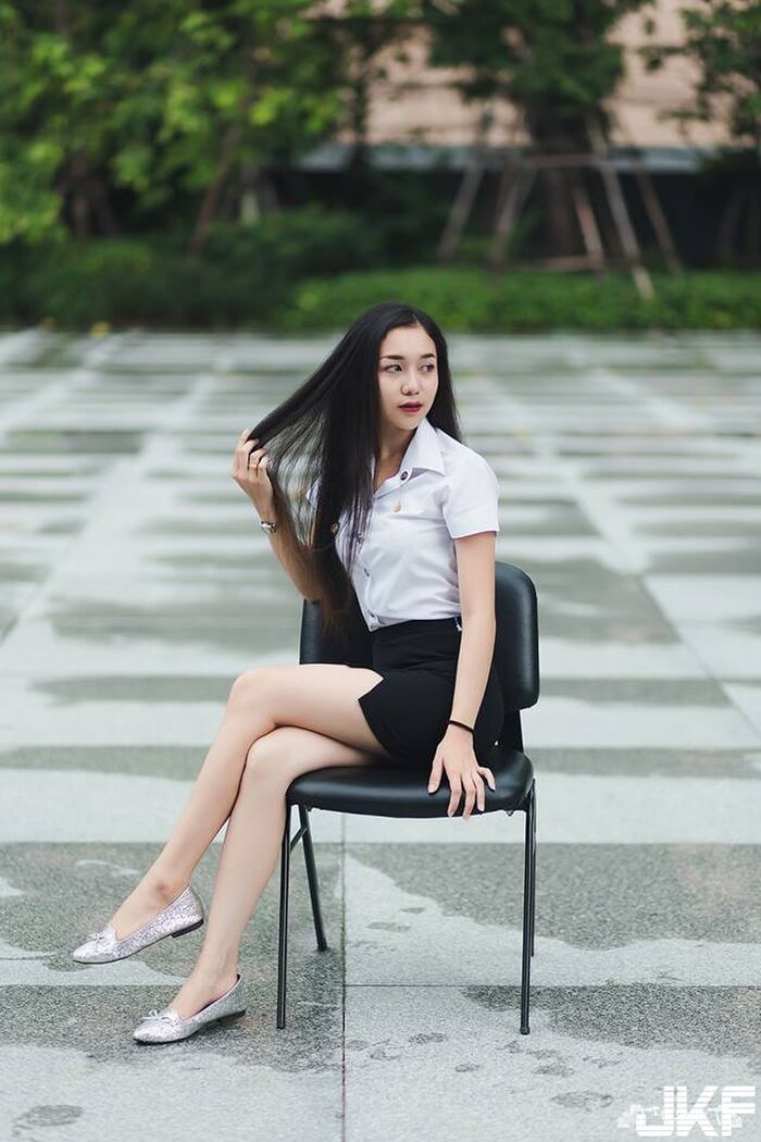 OL白皙長腿正妹 老闆:請每天準時下班到我辦公室來! 22th image