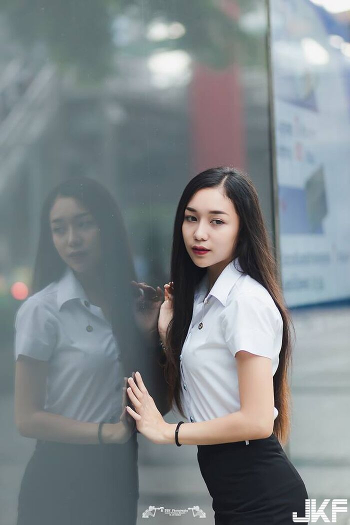OL白皙長腿正妹 老闆:請每天準時下班到我辦公室來! 23th image