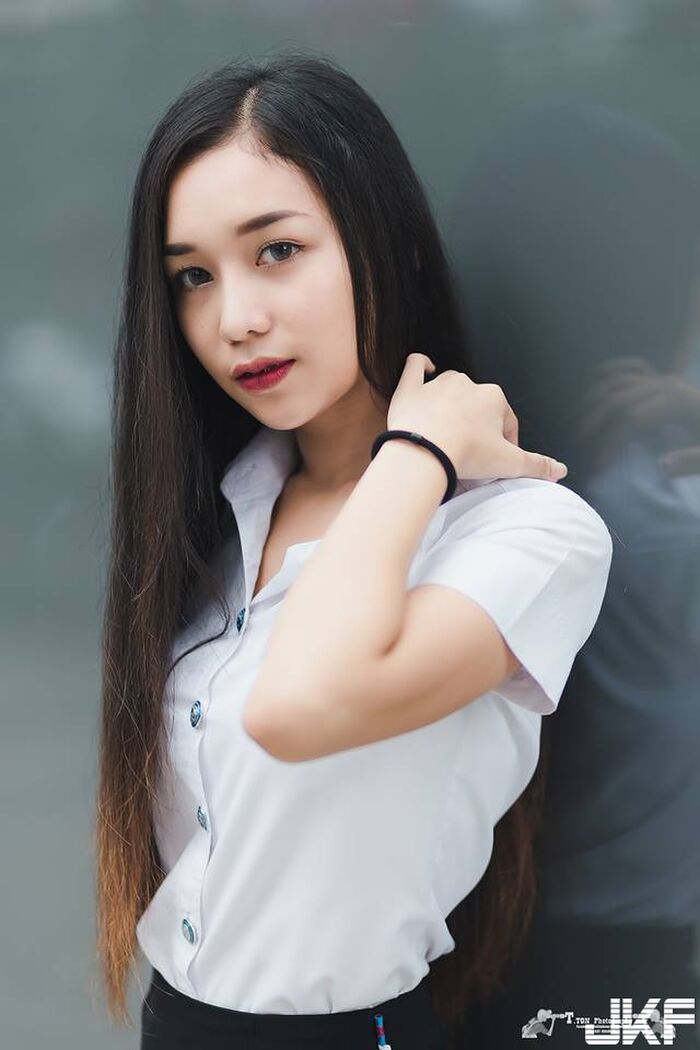 OL白皙長腿正妹 老闆:請每天準時下班到我辦公室來! 4th image