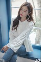 清清韓妞 白皙淨silk 屁股抬起 翹高高 好想好好好教一下!