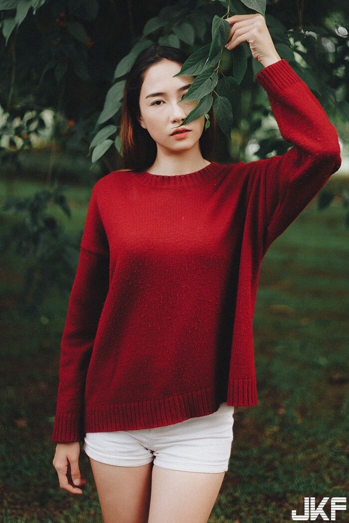 白皙氣質女孩 拍照角賣騷無極限! 網爆動:這個必須了解一下... 2th image