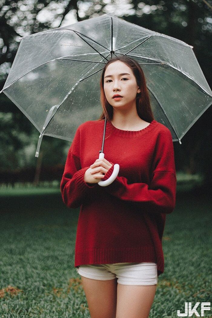 白皙氣質女孩 拍照角賣騷無極限! 網爆動:這個必須了解一下... 8th image