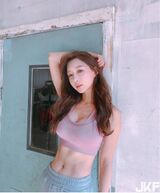 White Skin Beautiful Thigh Mock Special Portrait Long Sleeve Clothes Big Breasts 隱現! 男粉絲直呼:完全我的菜啊!