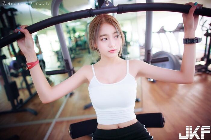 清純美少女 纖細身材顏質又高 迷人笑容更讓我直接戀愛了！ 10th image