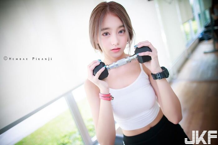 清純美少女 纖細身材顏質又高 迷人笑容更讓我直接戀愛了！ 11th image