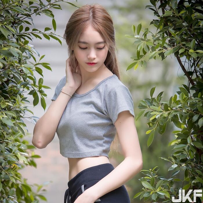 清純美少女 纖細身材顏質又高 迷人笑容更讓我直接戀愛了！ 12th image