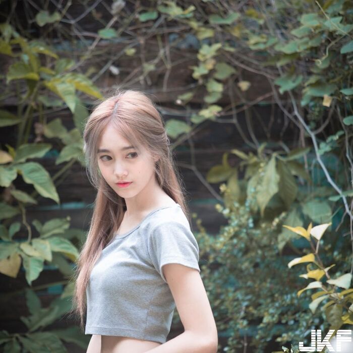 清純美少女 纖細身材顏質又高 迷人笑容更讓我直接戀愛了！ 13th image