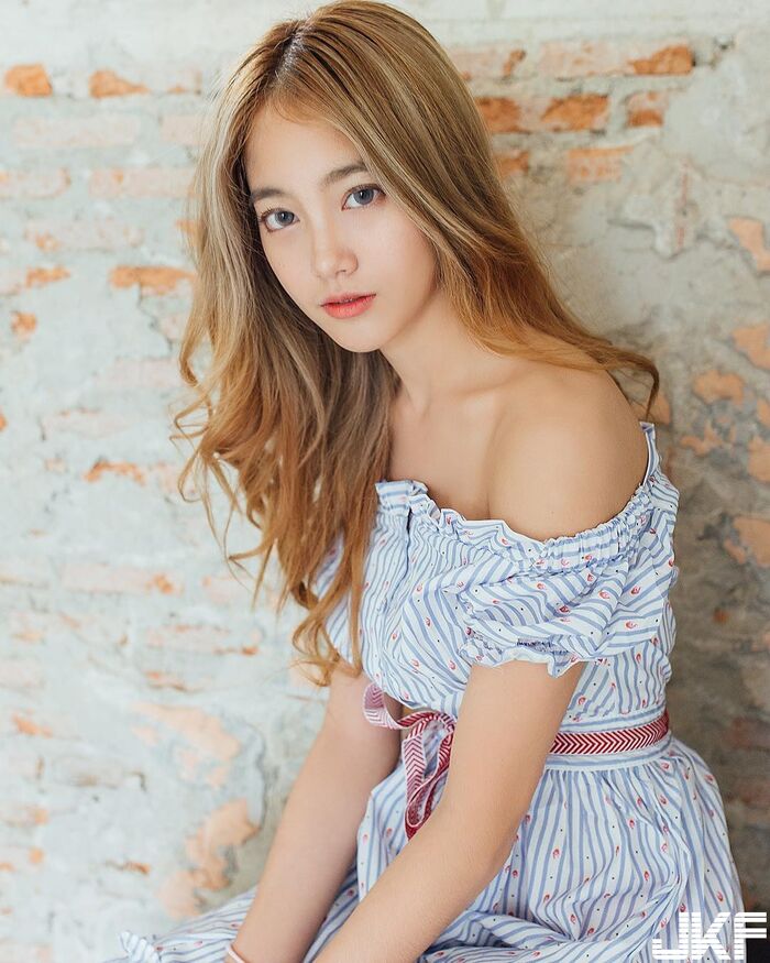 清純美少女 纖細身材顏質又高 迷人笑容更讓我直接戀愛了！ 14th image