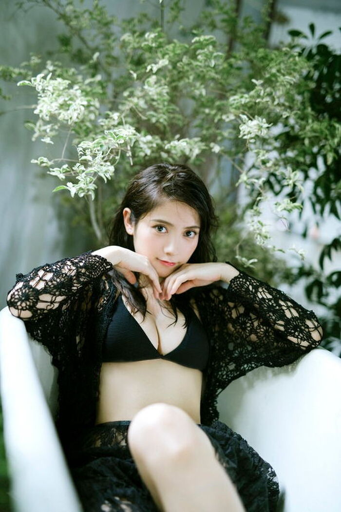 桃月なしこ、今でも現役ナースの美人レイヤー桃月なしこ、カラダ絞ってFカップ巨乳... 22th image