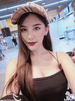 泰國騷氣美女 堅挺長輩不時出來探頭 網:想去泰國玩了!