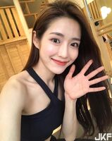 清新運動系少女 纖slim身材配上迷人abdominal skin 轉過身才發現其實也很paid!