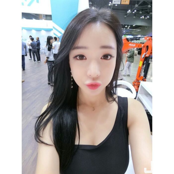 Qingxiu Charm Car Model Body Wearing Low Chest Ren Body, Evil Eye Angle Ren Human Fantasy Crime! 4th image