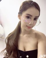 泰國模特 身穿背心露ω型奶太惹火 視覺上真是享受啊!