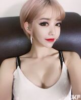 性感短髮韓妞 擁有前凸後翹的身材 讓人noseblood直流阿!