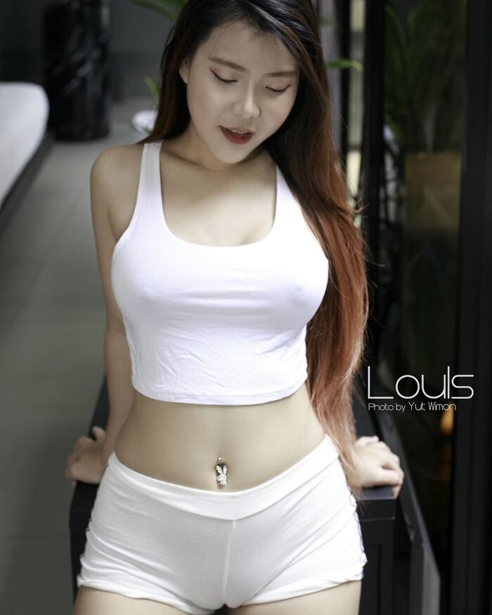 Chest Front Water Drop Milk 藏不住 清純長髮甜姐兒使網友迷戀 6th image