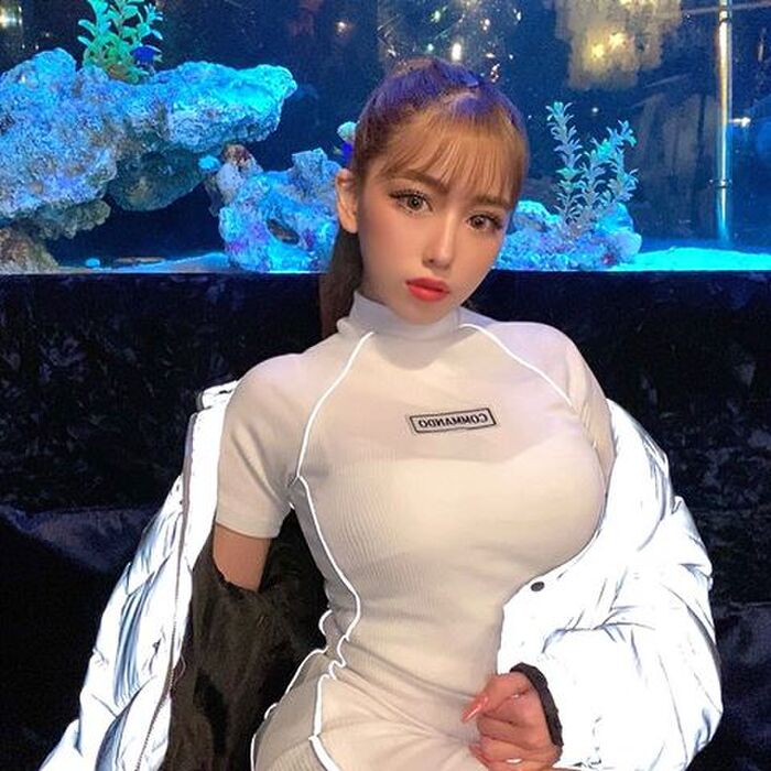 Oura Ona 清純妹寬衣解帶 不科學身材全exposure 光 10th image